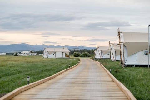 Under Canvas West Yellowstone Luxus-Zelt in Idaho