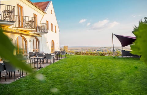 Garden, Garden, Balcony/Terrace