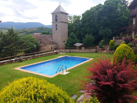 Casa adosada con piscina en Isòvol Apartment in Cerdanya