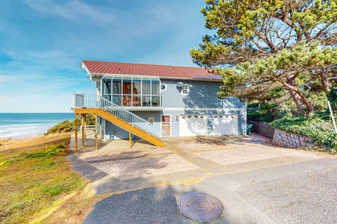 Wavewatcher House in Newport