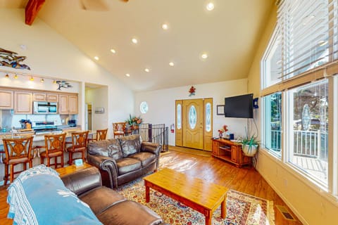 Wavewatcher House in Newport