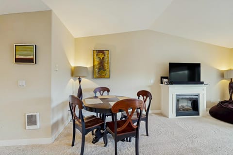 Lighthouse Views Apartment in Westport