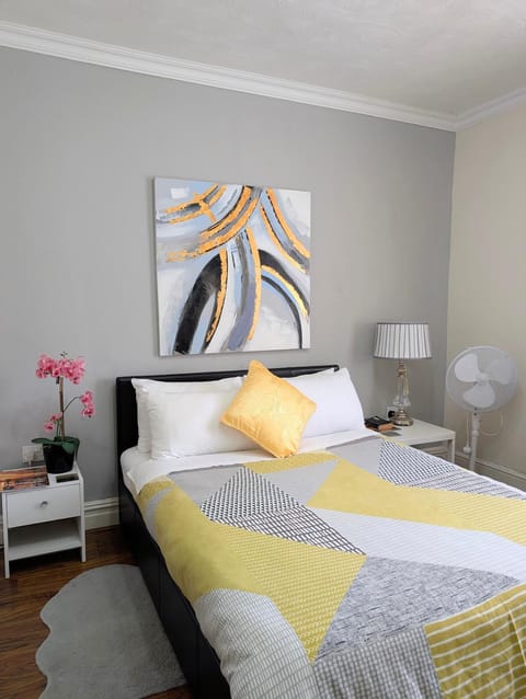 Gabriel Guesthouse Bed and Breakfast in Rhyl