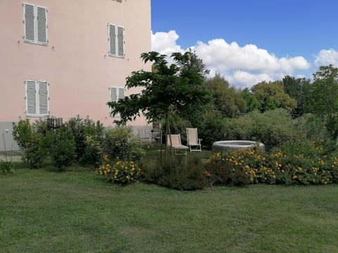 La cantina di Tonino Apartment in Lucca