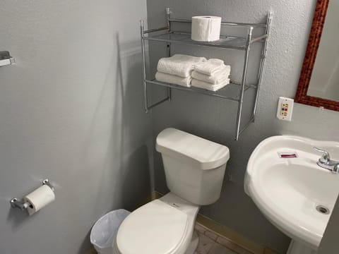 Toilet, Bathroom, towels