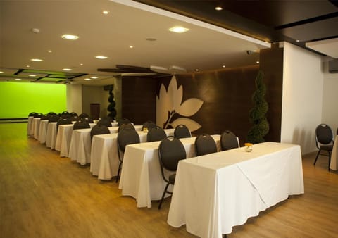 Banquet/Function facilities, Area and facilities