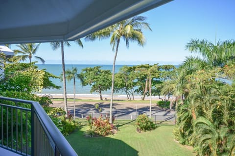 Roydon Beachfront Apartments Appartement-Hotel in Cairns