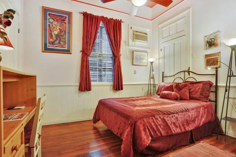 The Burgundy Bed and Breakfast Bed and Breakfast in Faubourg Marigny