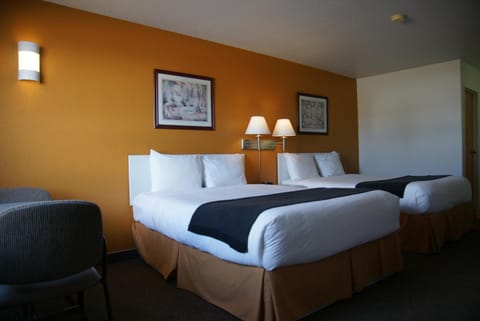 R&R Inn & Suites Motel in Camrose