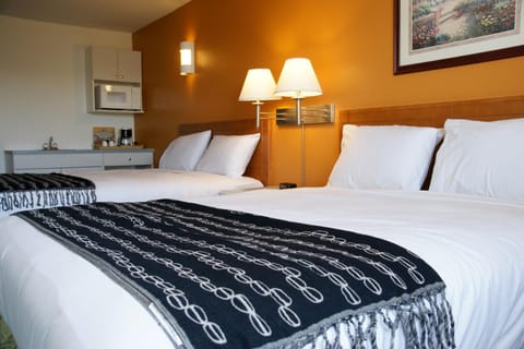 R&R Inn & Suites Motel in Camrose