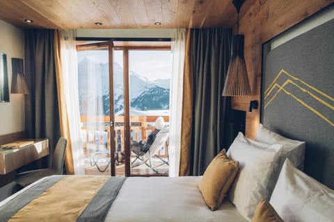 Bed, Balcony/Terrace, Photo of the whole room, Bedroom, Mountain view