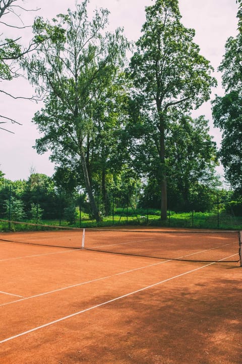 Tennis court