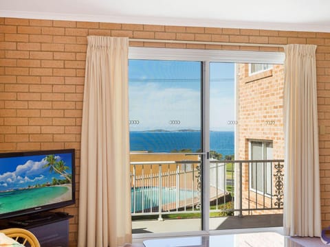 Countess Court Unit Great Ocean Views Apartment in Narooma