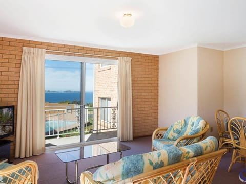 Countess Court Unit Great Ocean Views Apartment in Narooma