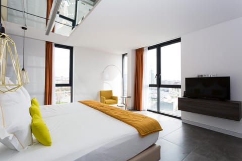 Cosmo Suite Penthouse Condo in Barcelona