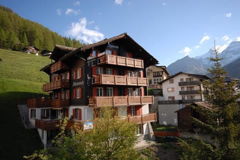 Property building, Facade/entrance