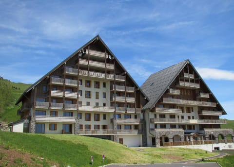 O - Sancy Résidence de Tourisme Appart-hôtel in Besse-et-Saint-Anastaise