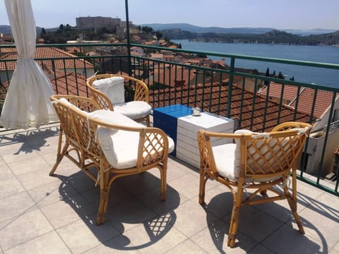 Balcony/Terrace, Seating area, Sea view