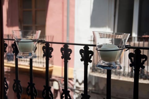 Balcony/Terrace, Street view