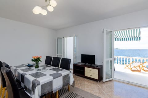 Dining area, Sea view