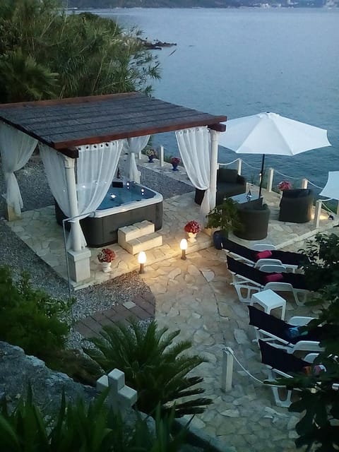 Hot Tub, Sea view, sunbed