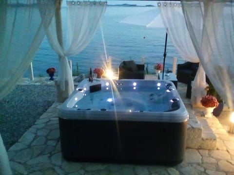 Hot Tub, Sea view