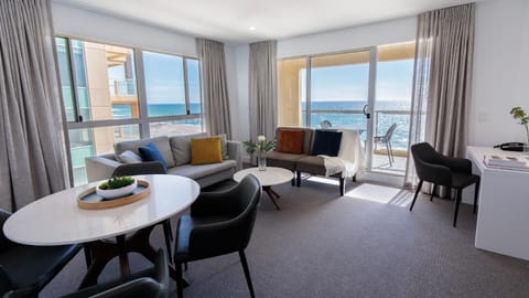 Oaks Glenelg Plaza Pier Suites Apartment hotel in Adelaide
