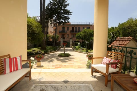 Patio, Balcony/Terrace