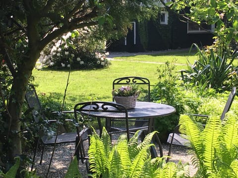 Balcony/Terrace, Garden view