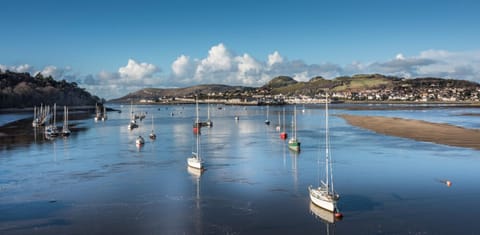 The Castle Hotel, Conwy, North Wales Hotel in Wales