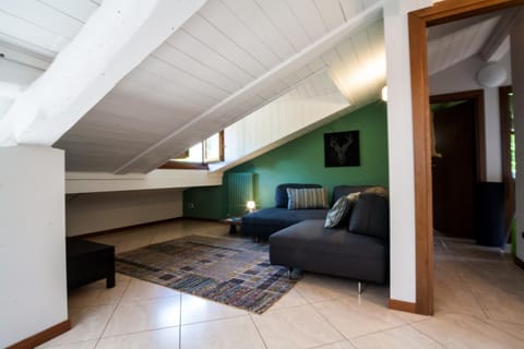 Day, TV and multimedia, Living room, Seating area, On site