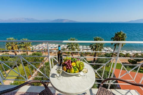 Balcony/Terrace, Food and drinks, Sea view