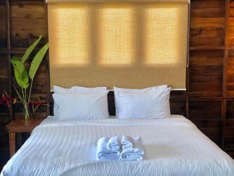 Itsara bungalow Bed and Breakfast in Ko Pha-ngan Sub-district