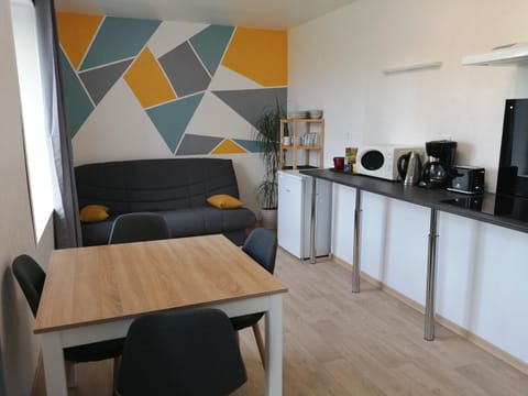 Dining area, Communal kitchen