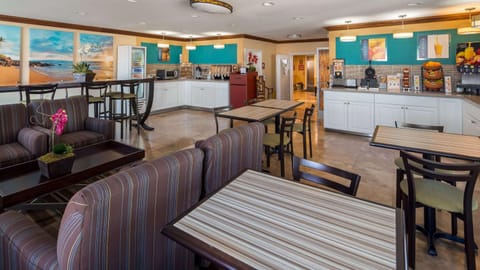 Best Western Harbour Inn & Suites Huntington - Sunset Beach Hôtel in Sunset Beach