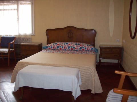 Bed, Photo of the whole room, Decorative detail, Bedroom