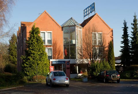 Facade/entrance, Garden, Area and facilities