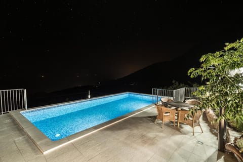 Seating area, Mountain view, Sea view, Swimming pool, Swimming pool