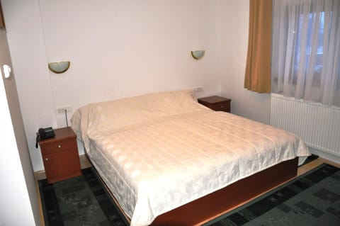 Penzion Kmečki Hram Bed and Breakfast in Ljubljana