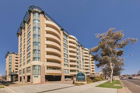 Adina Serviced Apartments Canberra James Court Apart-hotel in Canberra