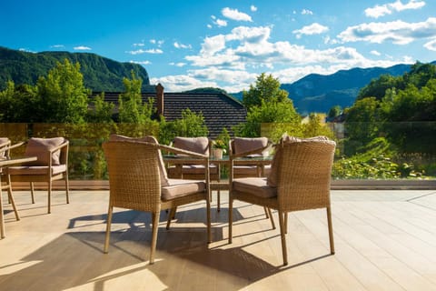 Property building, Spring, Day, Natural landscape, Garden, View (from property/room), Balcony/Terrace, Seating area, On site, Garden view, Mountain view