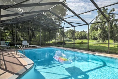 Lakefront 7 Bedroom Duplex, Pool, Boat, and Hottub House in Orlando