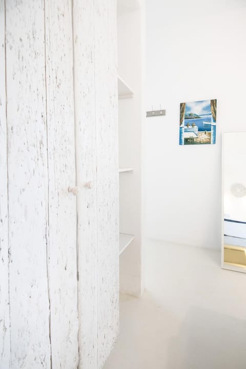 Andria's suites House in Paros, Greece