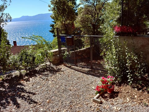 Facade/entrance, Sea view