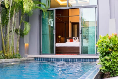 Bedroom, Swimming pool