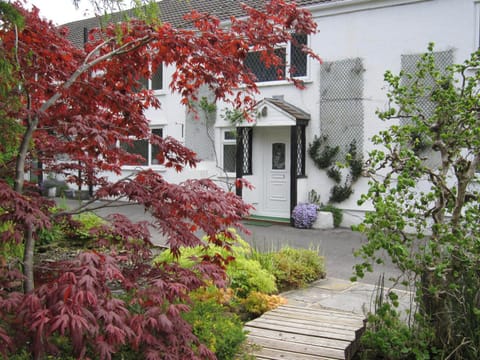 Facade/entrance, Garden