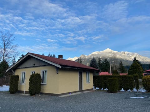 Swiss Chalets Motel Motel in Hope