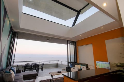 701 30 Degrees Stunning Sea Views Condominio in KwaZulu-Natal