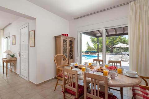 Seating area, Dining area, Pool view