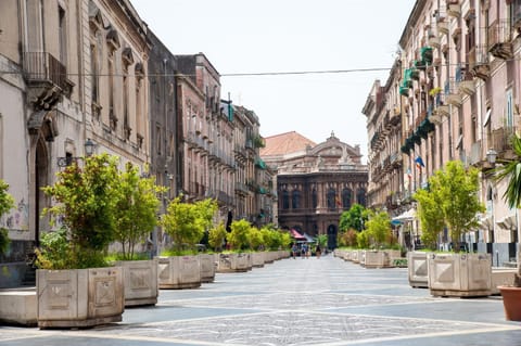 Homes4Holidays - Teatro Massimo Appartement in Catania